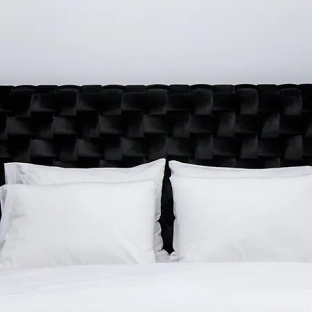 Apartment Velvet Escapes: Blanc
