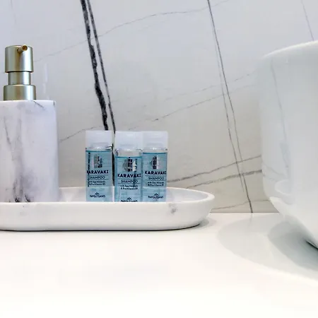 Apartment Velvet Escapes: Blanc Athens